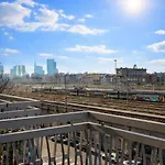 The Luxe Station - 5 Min From Apartamento *